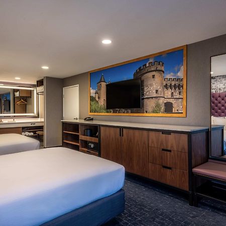 Anaheim Camelot Inn & Suites Eksteriør bilde