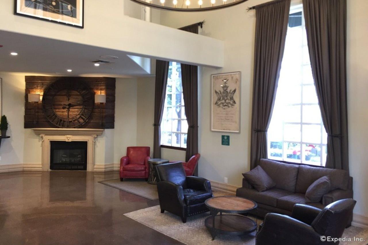 Anaheim Camelot Inn & Suites Eksteriør bilde