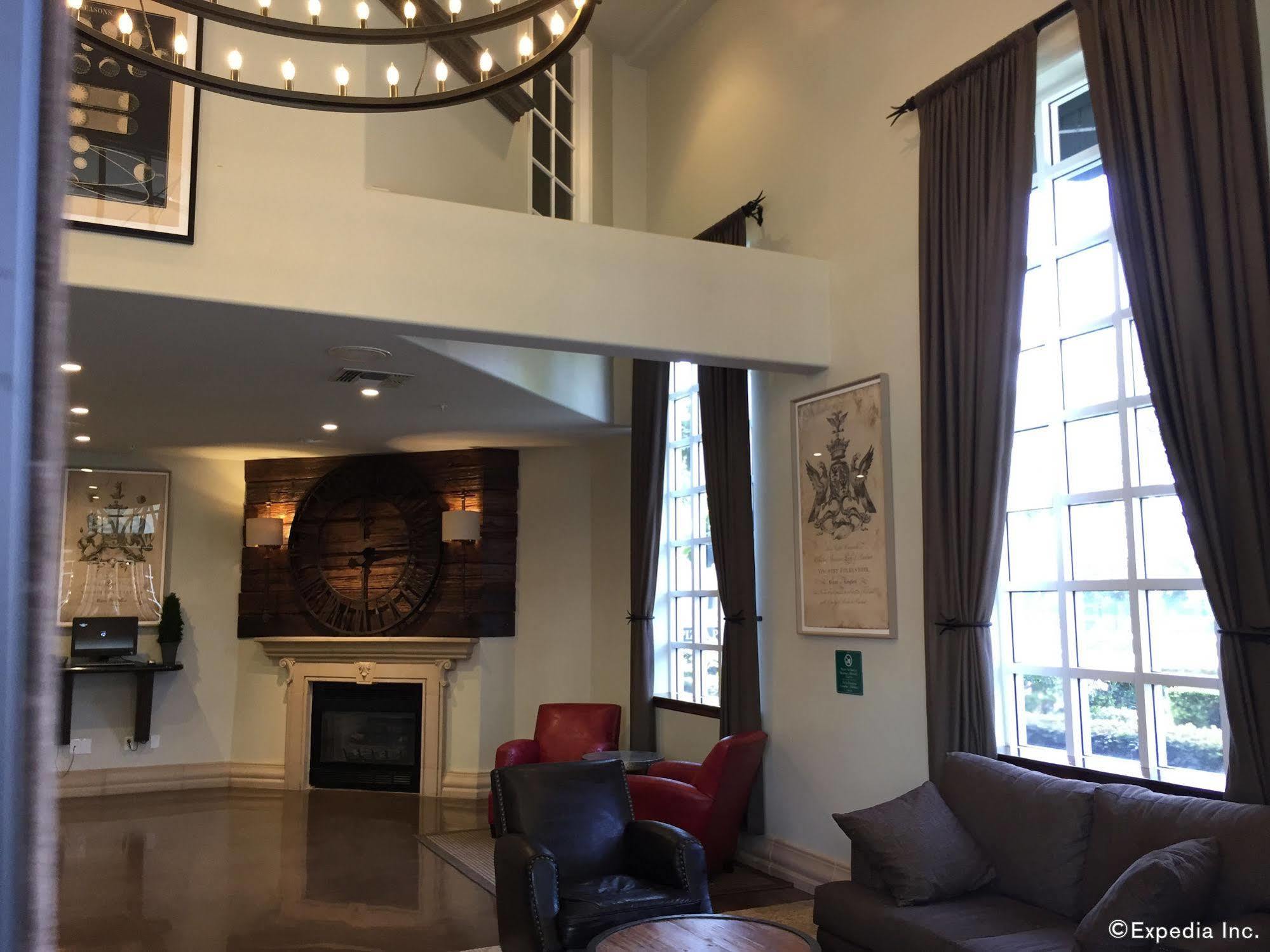 Anaheim Camelot Inn & Suites Eksteriør bilde
