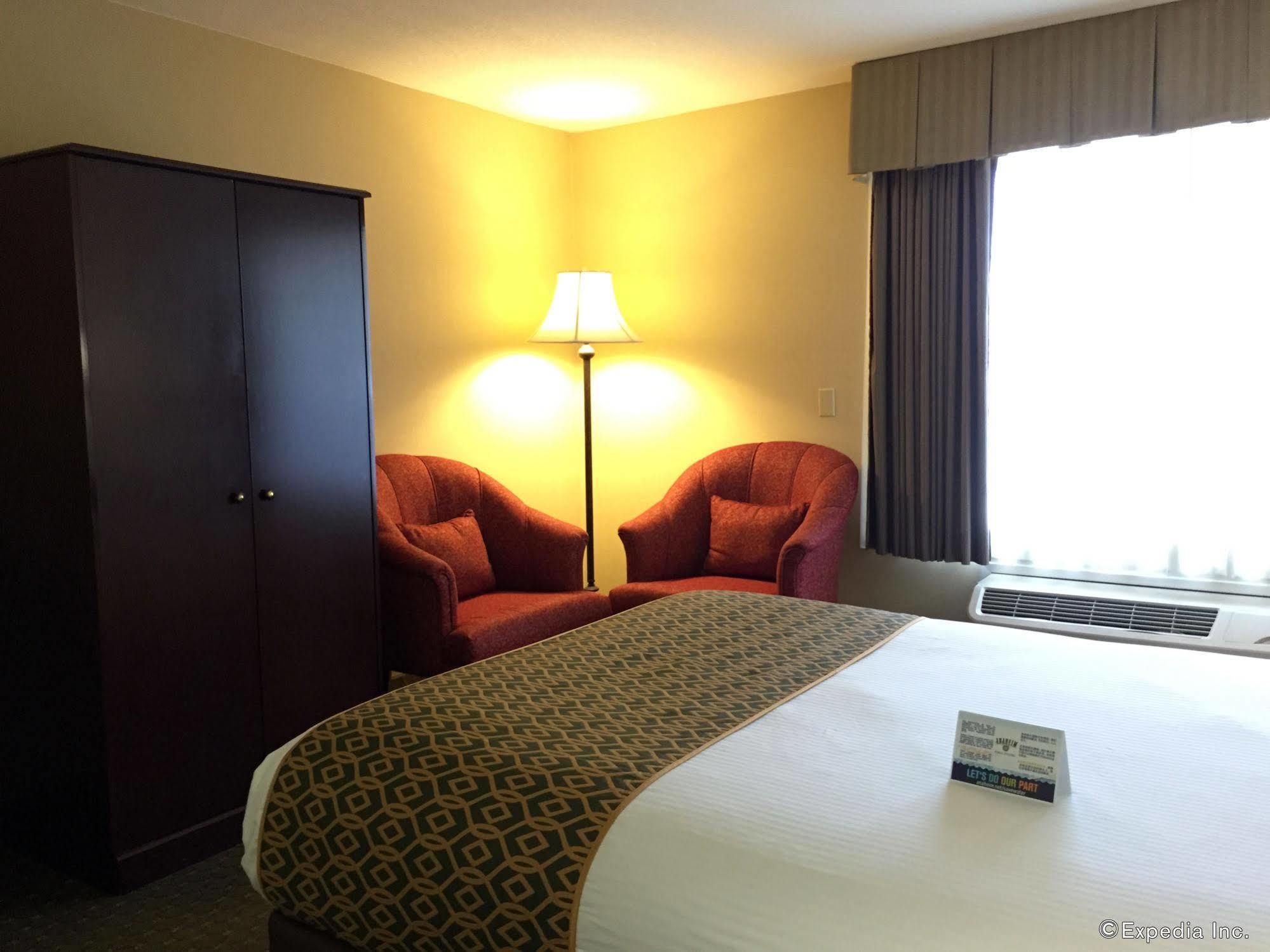 Anaheim Camelot Inn & Suites Eksteriør bilde