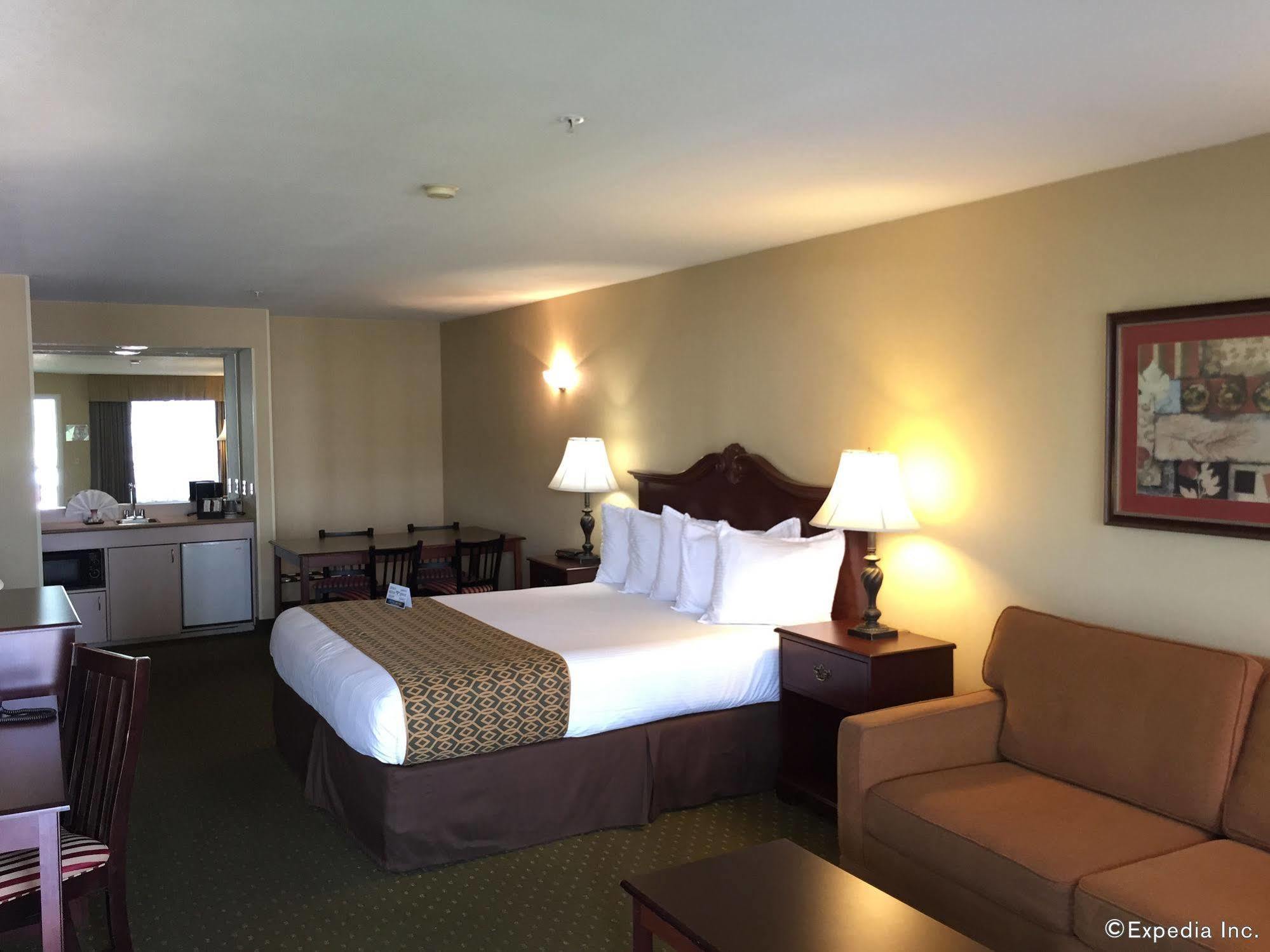 Anaheim Camelot Inn & Suites Eksteriør bilde