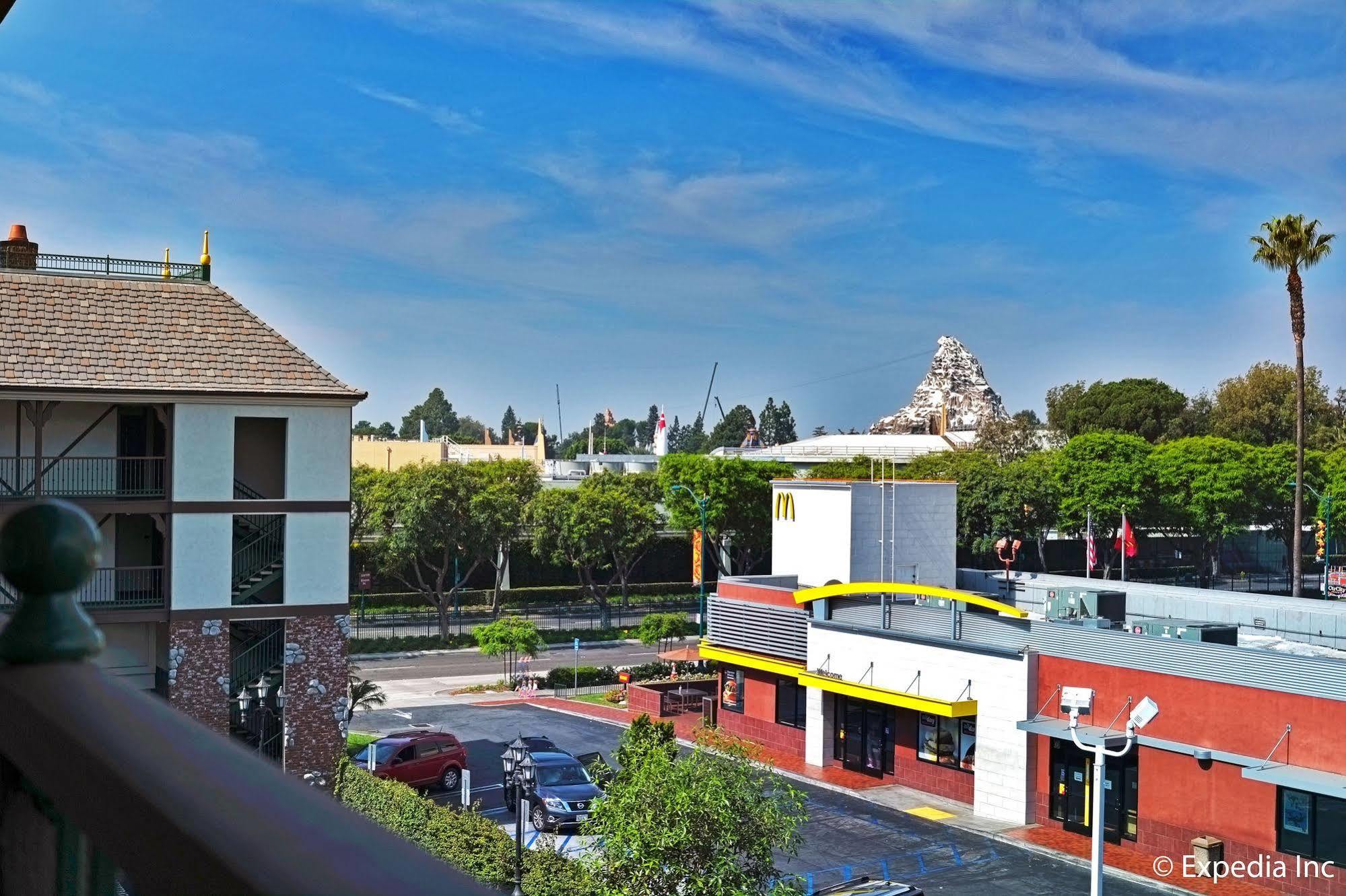 Anaheim Camelot Inn & Suites Eksteriør bilde
