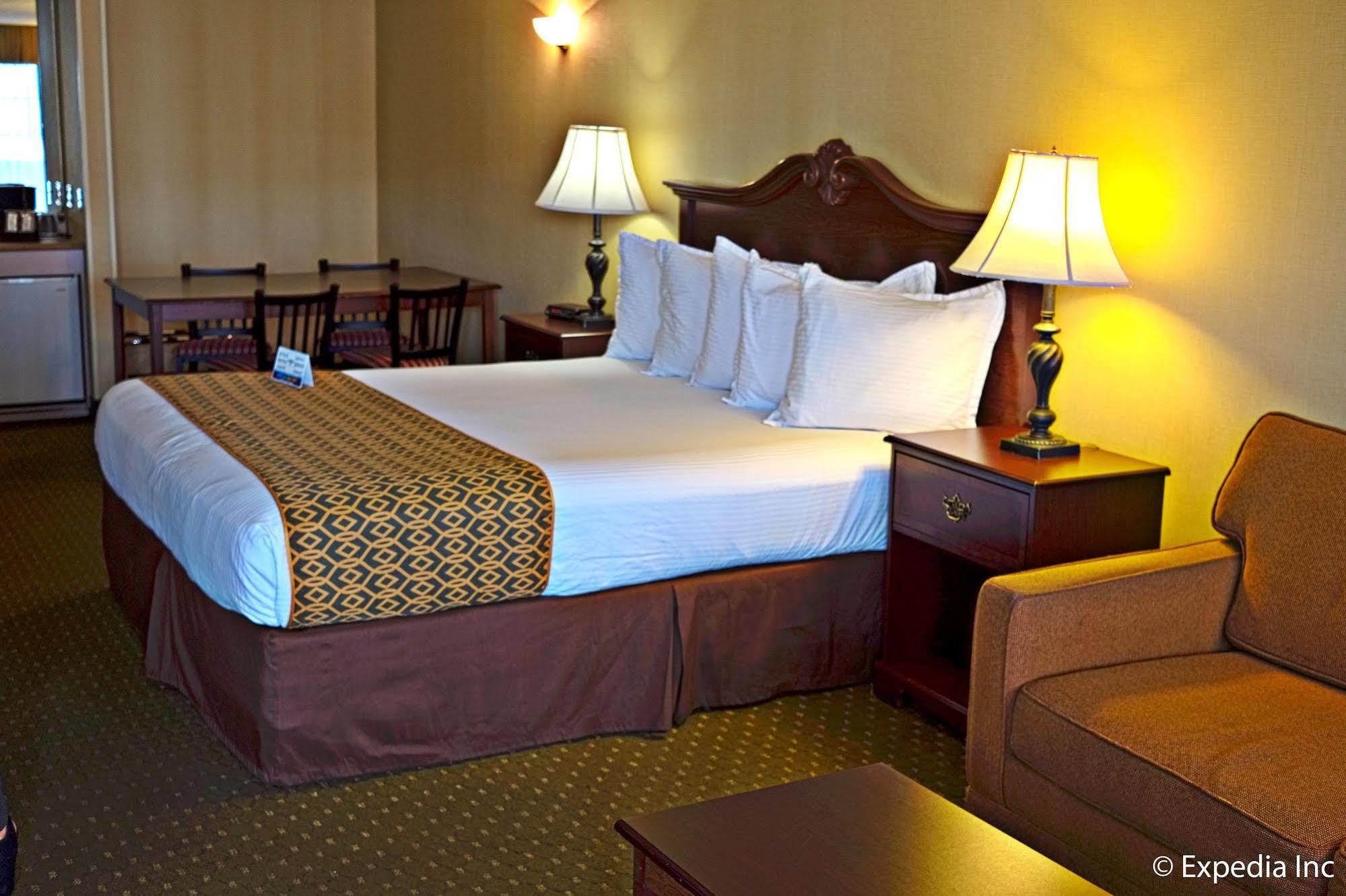 Anaheim Camelot Inn & Suites Eksteriør bilde