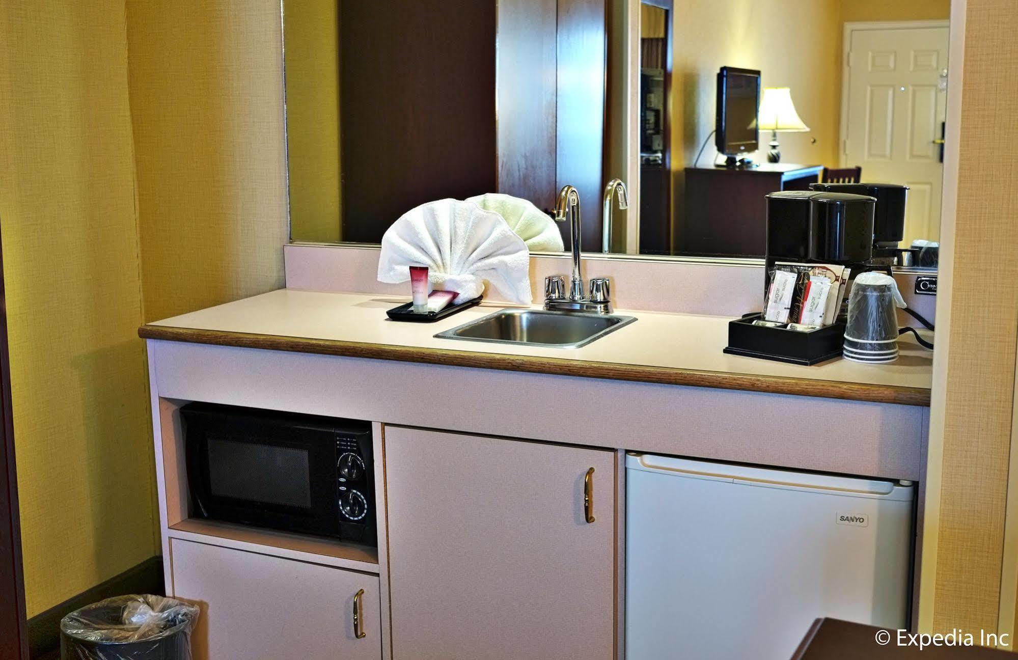 Anaheim Camelot Inn & Suites Eksteriør bilde