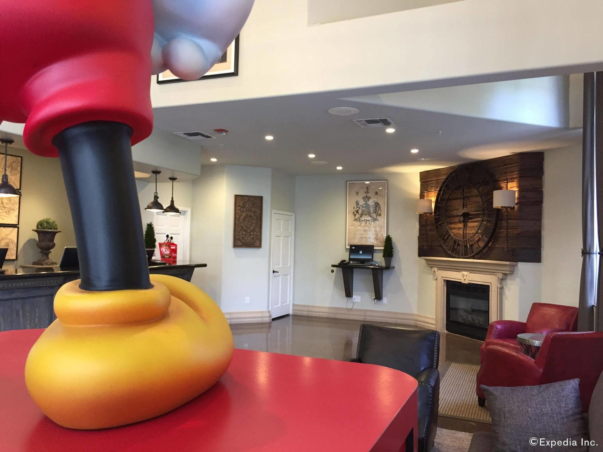 Anaheim Camelot Inn & Suites Eksteriør bilde